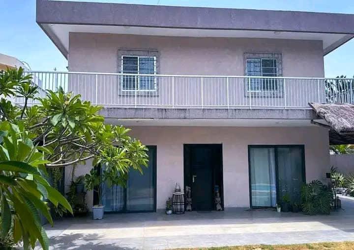 Lire la suite à propos de l’article UNE VILLA À VENDRE À COTONOU LES COCOTIERS :640m²